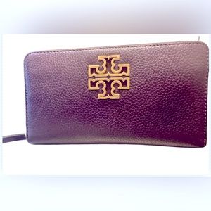 ✨Purple Tory Burch Wallet✨